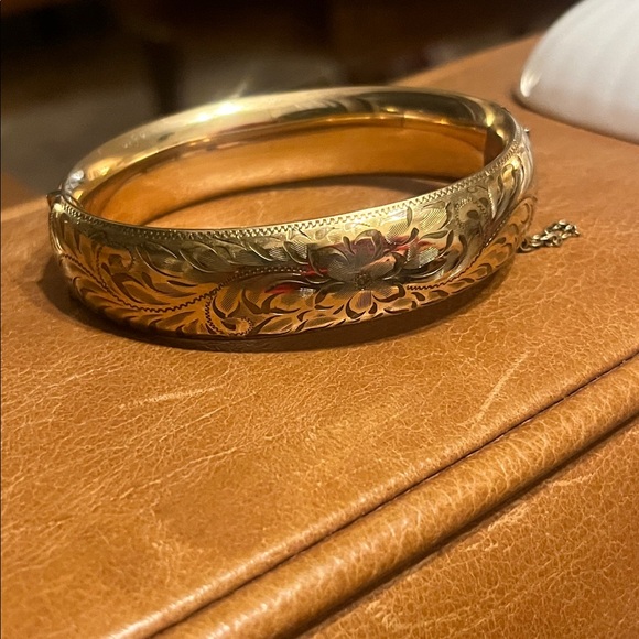 Etched gold filled bracelet - Picture 3 of 10